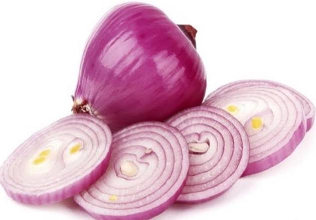 चुनावी साल में प्याज न बिगाड़ दे नेताओ का चुनावी गणित।