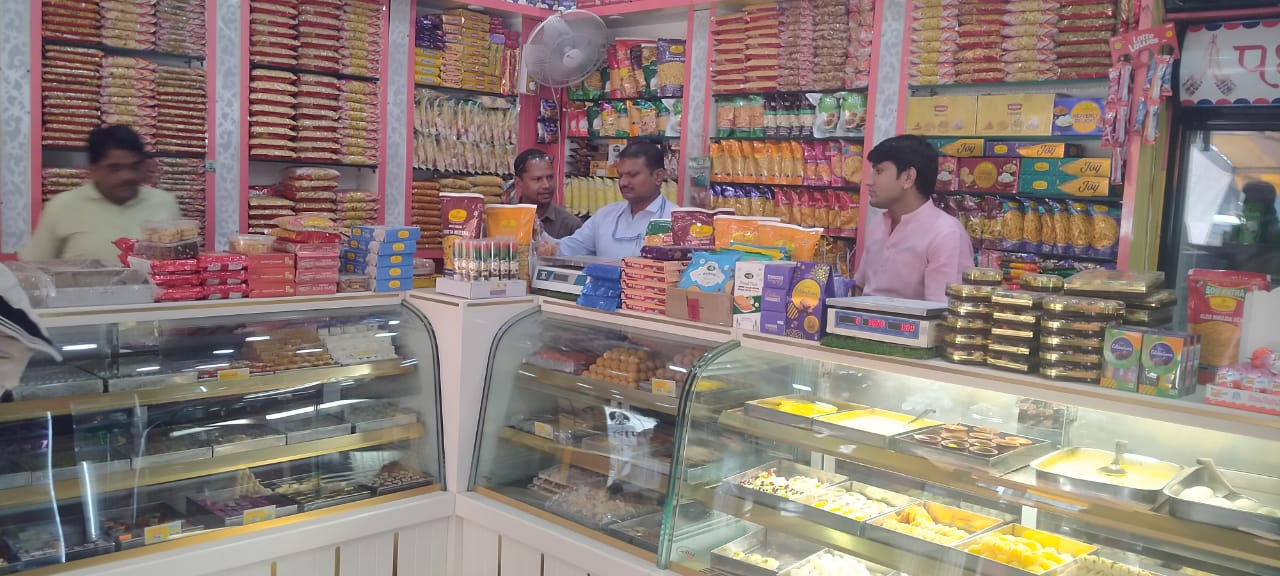 आगामी त्योहारों की दृष्टिगत खाद्य प्रतिष्ठानों की निरंतर जांच जारी