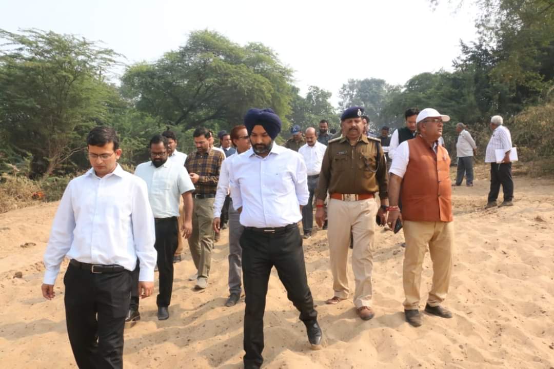बांद्राभान मेले की तैयारियों का कलेक्टर एसपी ने किया निरीक्षण