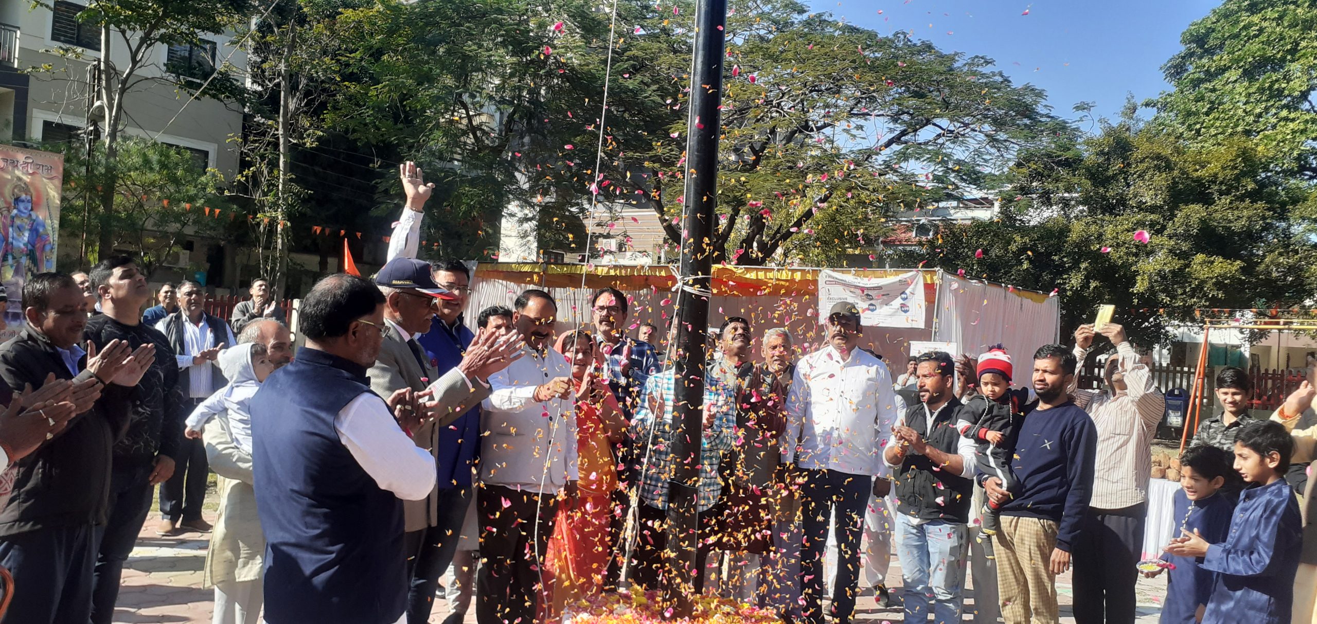 समर पार्क काॅलोनी इंदौर मे भी धूमधाम से मनाया 75वा गणतंत्र दिवस