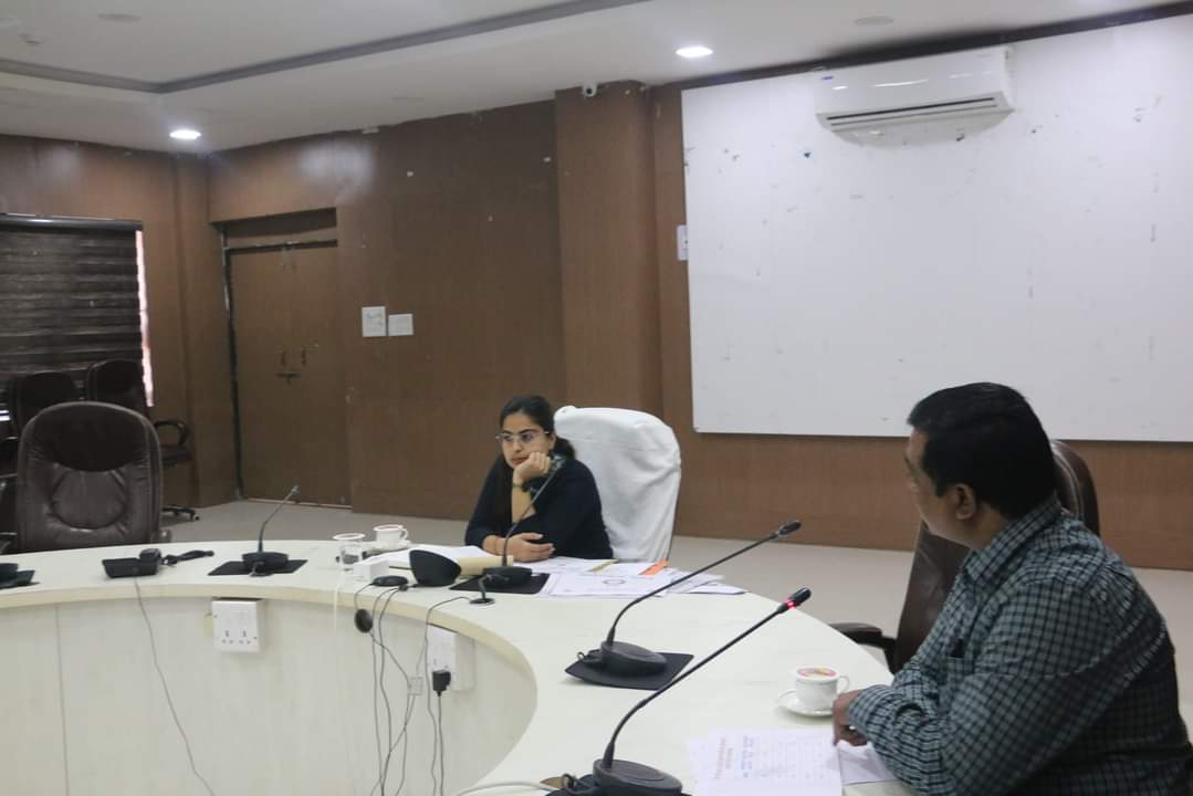 वन संपदा और वन्य जीवों की सुरक्षा के लिए वन और पुलिस बल द्वारा संयुक्त गश्ती की जाए: कलेक्टर सोनिया मीना