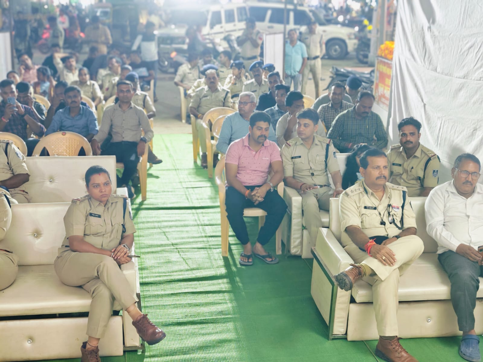 एक शाम शहीदों के नाम कार्यक्रम का आयोजन सतरस्ते पर किया गया
