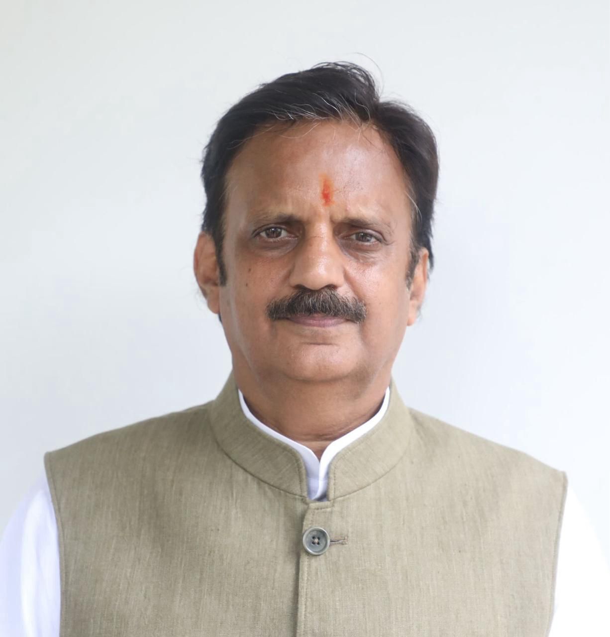 स्वस्थ, खुशहाल और समृद्ध समाज के निर्माण की प्रेरणा देती है दीपावली: उप मुख्यमंत्री श्री शुक्ल  प्रदेशवासियों को दीपावली की शुभकामनाएँ दी