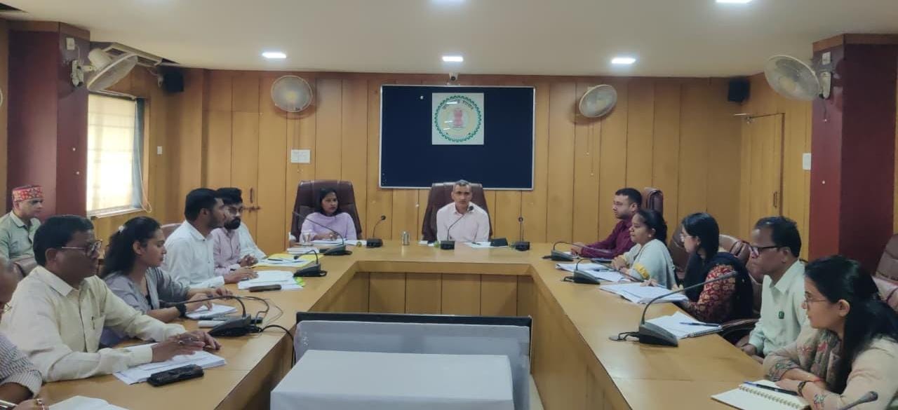 मुख्यमंत्री के आगमन को लेकर जिला प्रशासन अलर्ट मोड पर, कलेक्टर ने की तैयारियों की समीक्षा