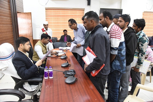 जनदर्शन में सुनी गई आमजनों की समस्याएँ