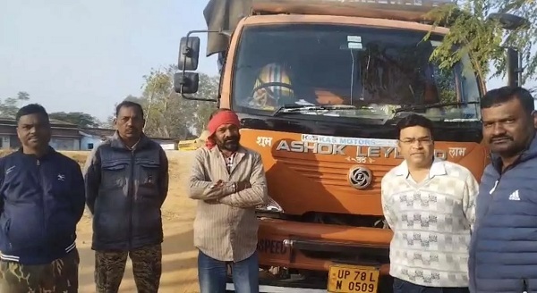 ट्रक से 271 बोरी अवैध कच्चा तंबाकू जब्त, चालक गिरफ्तार