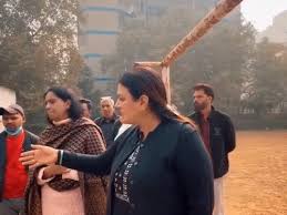 अफ्रीकी फुटबॉल कोच को दिल्ली BJP पार्षद की धमकी