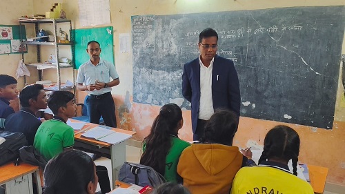 कलेक्टर ने पीएमश्री स्कूल बरमकेला का किया औचक निरीक्षण