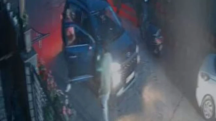 एडीजी के घर के सामने हाई वोल्टेज ड्रामा, आपस में भिड़े दो युवक, सुरक्षाकर्मी को दी जान से मारने की धमकी