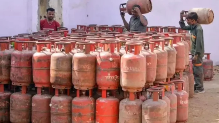 भोपाल में पटरी पर लौटी घरेलू गैस आपूर्ति, व्यावसायिक सिलिंडर पर अब भी असमंजस