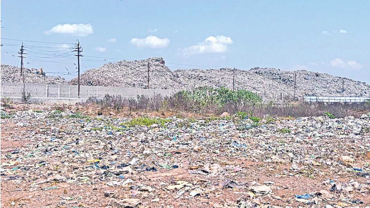 भानपुर से अब आदमपुर शिफ्ट हुआ कचरा, नगर निगम ने नए एड्रेस पर 6 लाख टन का पहाड़ किया खड़ा