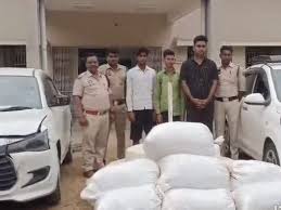 ड्राई फ्रूट्स, पैकर्स एंड मूवर्स की आड़ में गांजा तस्करी