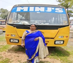 बिहान योजना बनी रीता मिंज की नई उड़ान, ‘मिंज बस ट्रांसपोर्ट’ से आत्मनिर्भरता की लिखी मिसाल
