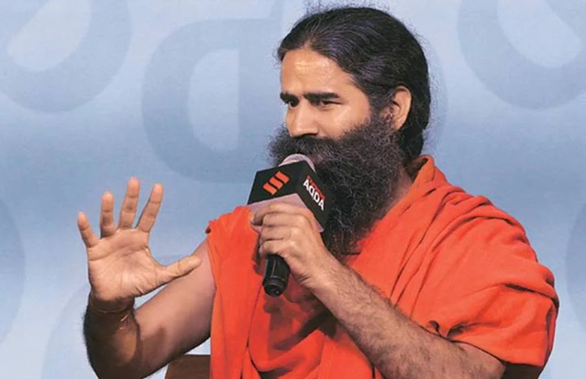 बाबा रामदेव की फाइनेंशियल सेक्टर में एंट्री, पतंजलि की 4,500 करोड़ की डील को मिली हरी झंडी