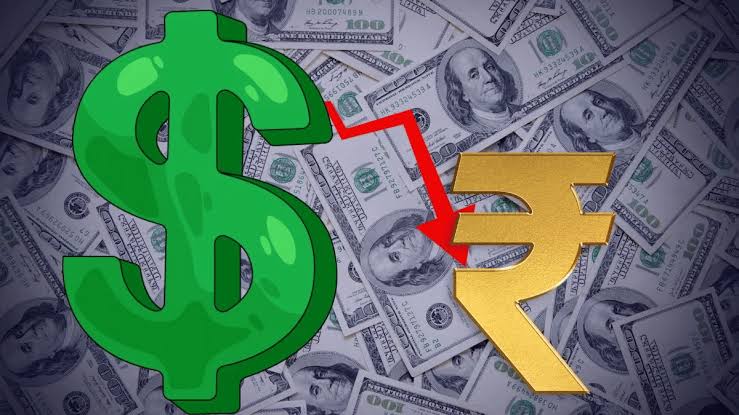 रुपये की गिरावट थामने के लिए RBI की बड़ी पहल, एक दिन में बेच डाले 7 अरब
