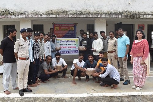जिला जेल बेमेतरा में 28 बंदियों को दिया गया दो दिवसीय मशरूम उत्पादन प्रशिक्षण